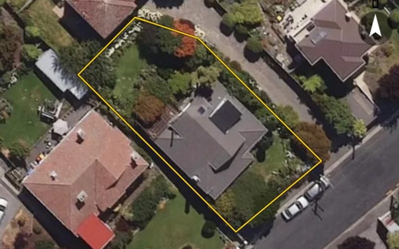 10 Neidpath Road