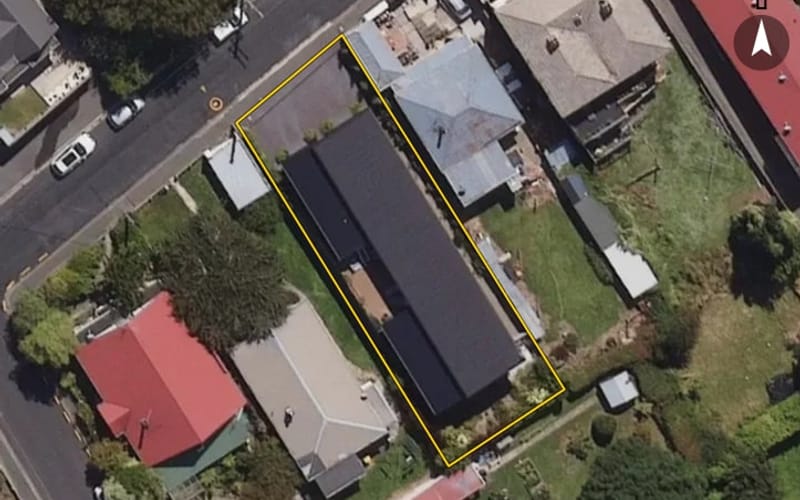 17 Neidpath Road