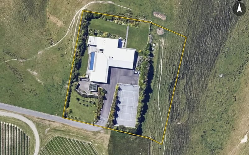 127 Fairbourne Drive