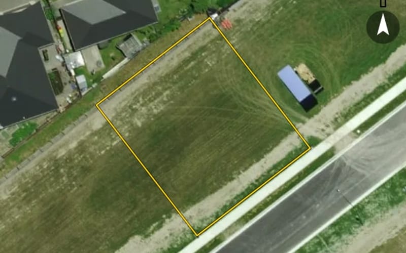 6 Lunn Crescent