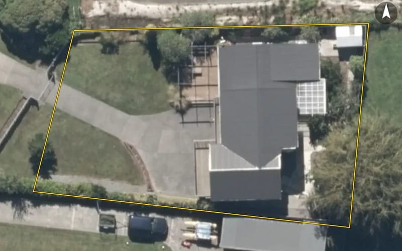 10 Takamatua Beach Road