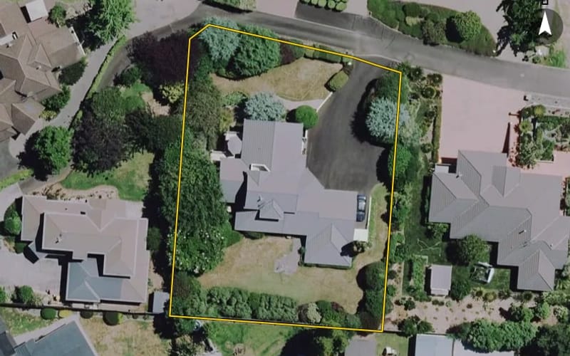4 River Oaks Place