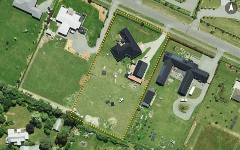 11 Landsborough Drive