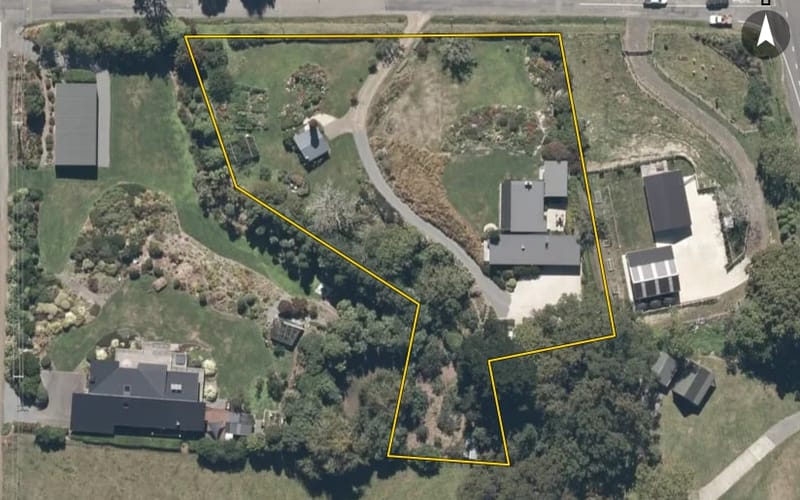 7 Takamatua Bay Road
