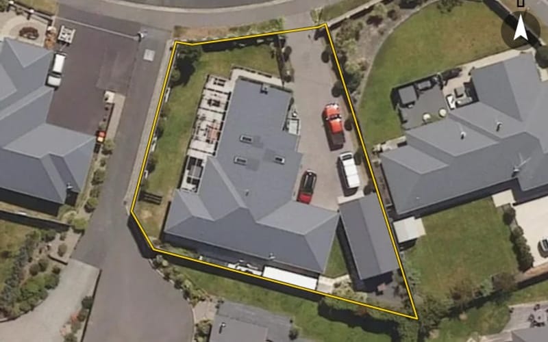 16 Holyport Close
