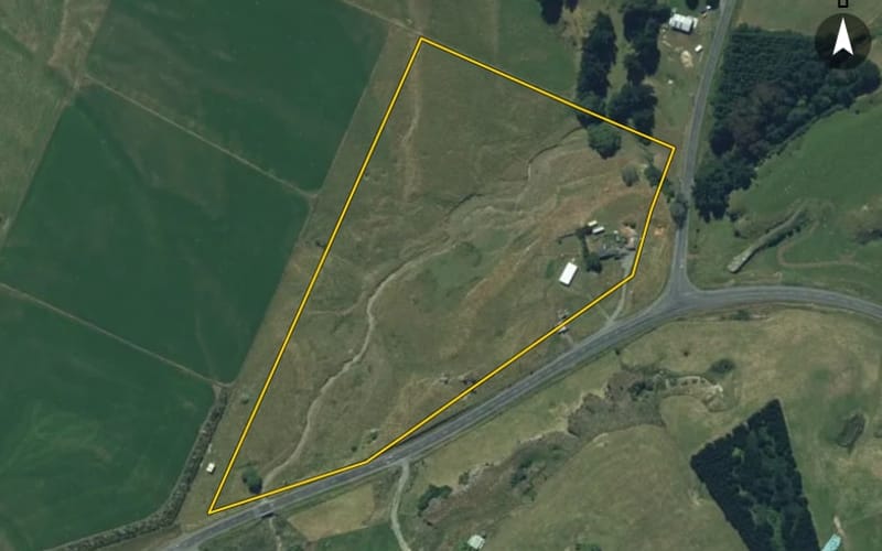 1295 Clifden Highway