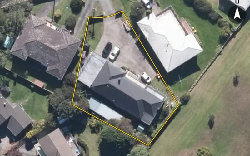 6 Hillary Heights Avenue