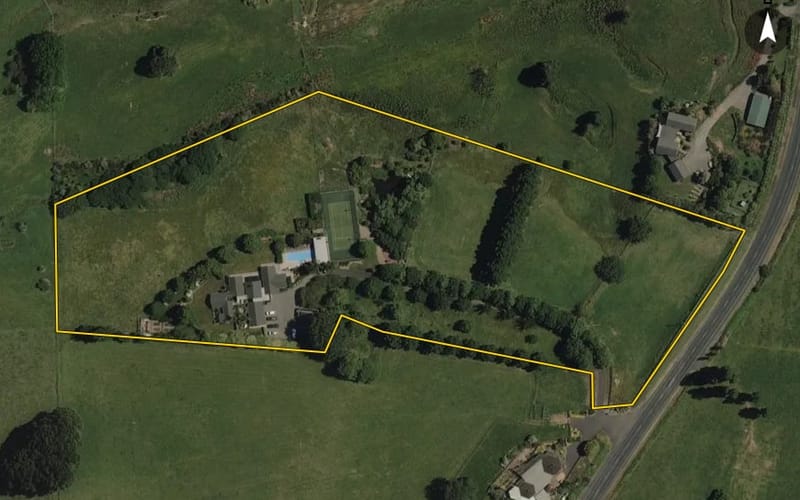 696 Tuhikaramea Road