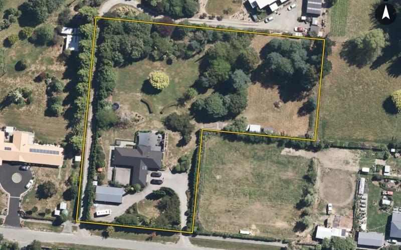 10 MacDonalds Lane