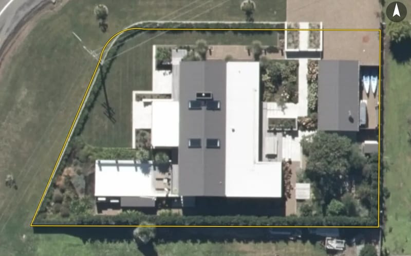25 Takamatua Bay Road