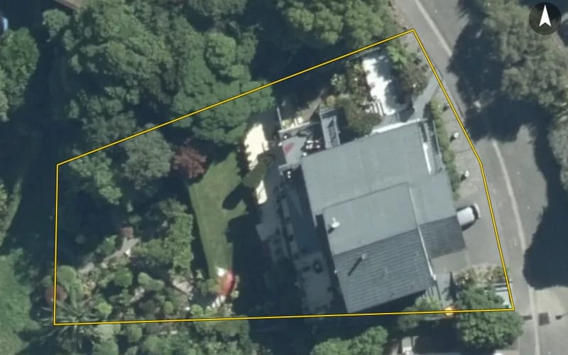6 Cass Bay Place