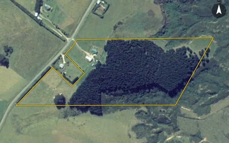 1389 Livingstone-Duntroon Road