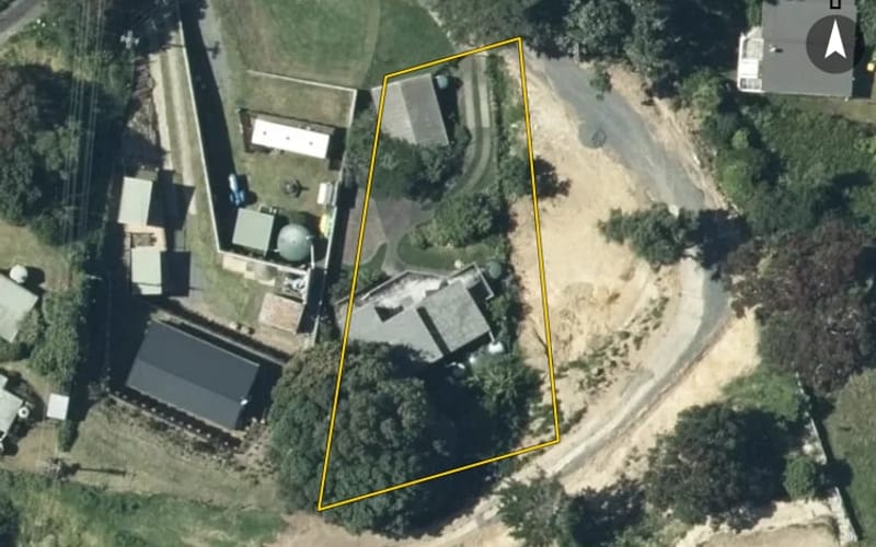 12 Woods Road South