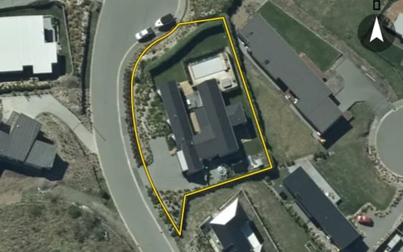 8 Ridgeway Place