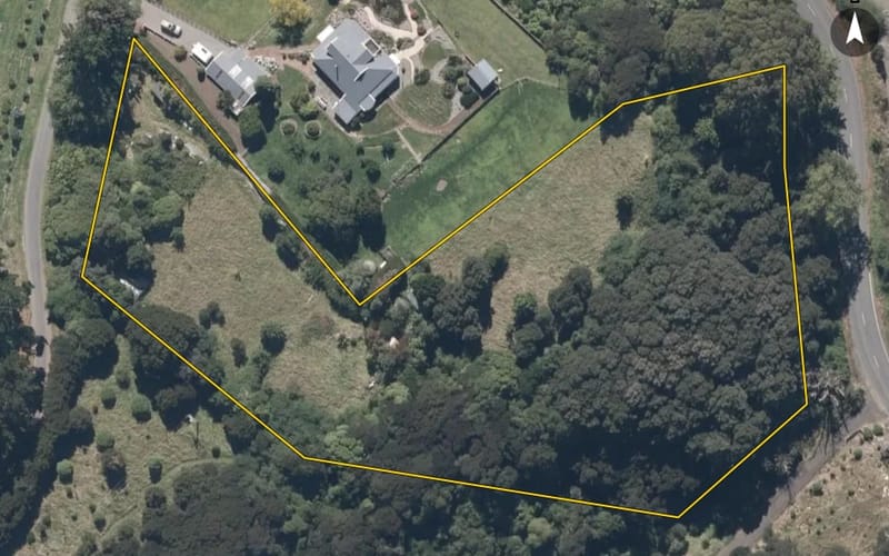 15 Moores Road