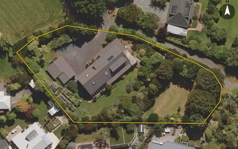 2 Hadley Close