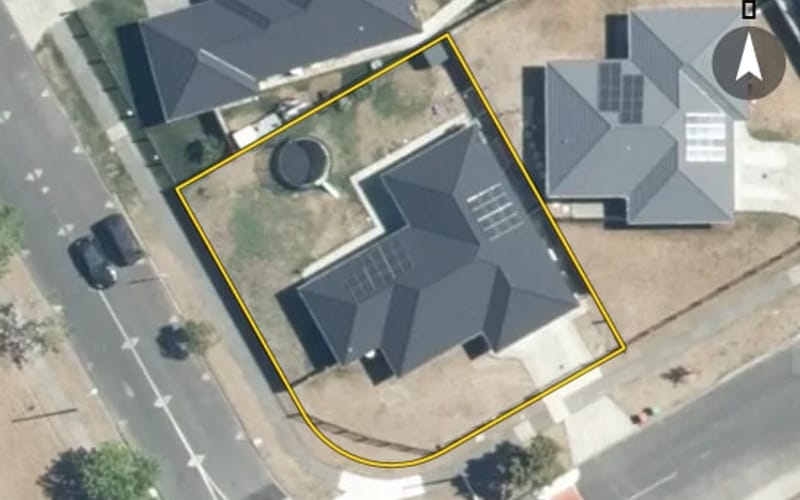 32 Tarbet Street