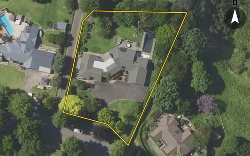 10 River Oaks Drive