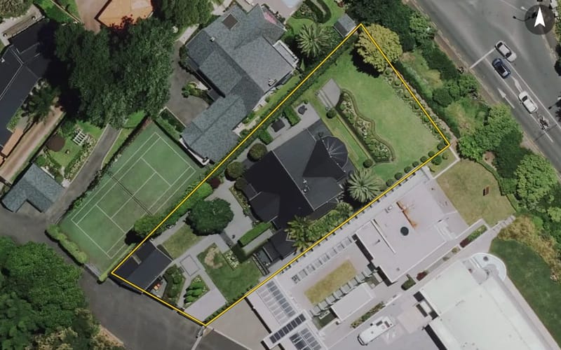 12 Kotahi Avenue