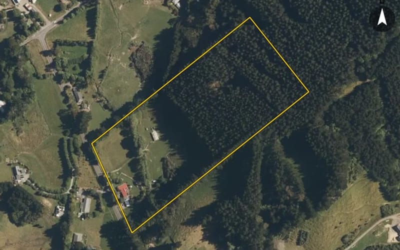 1010 Whitemans Valley Road