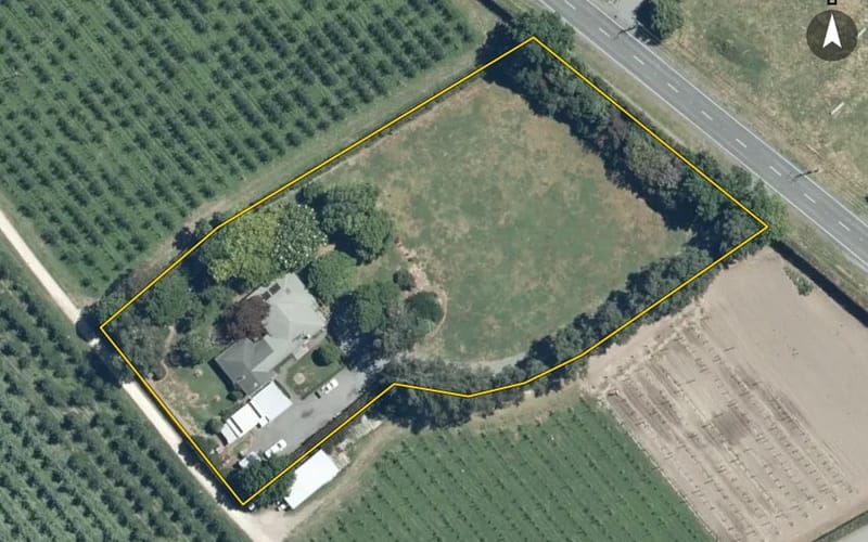 101 Longlands Road East