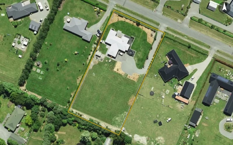 13 Landsborough Drive