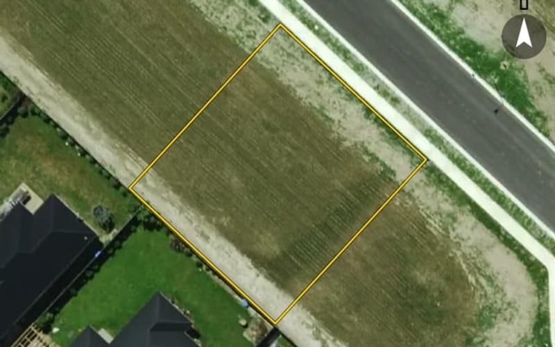 22 Lunn Crescent