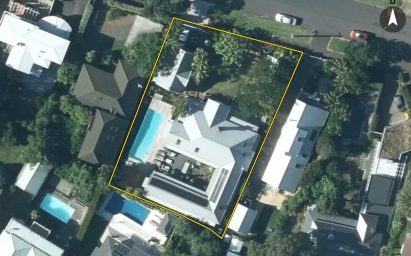 10 Takarunga Road