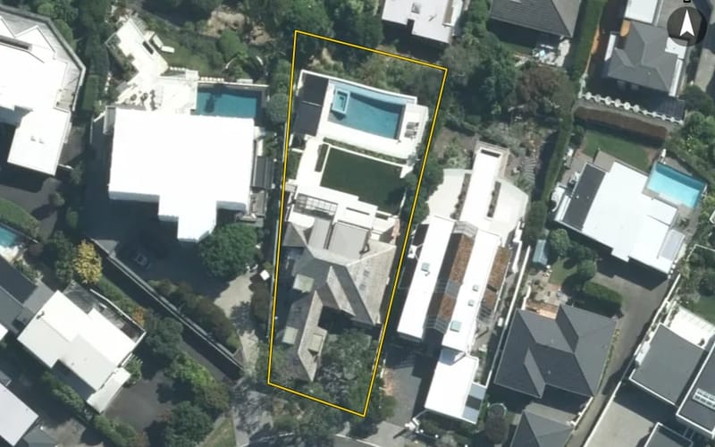 16 Siota Crescent