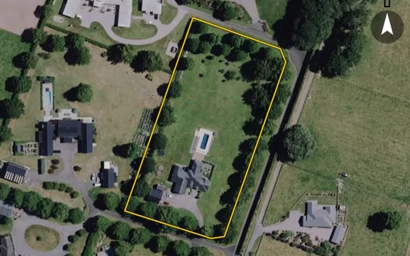2 Royal Oaks Lane