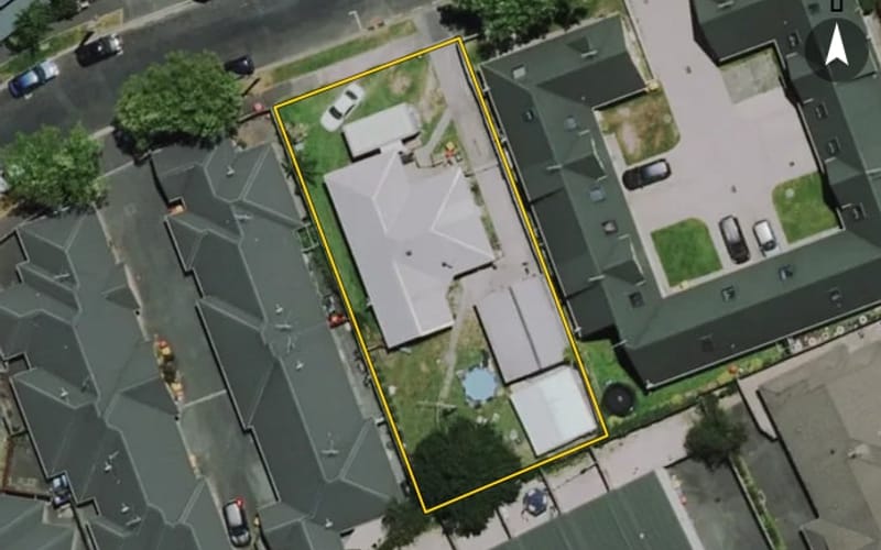 8 Jones Crescent