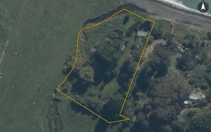 712 Menzies Bay Road