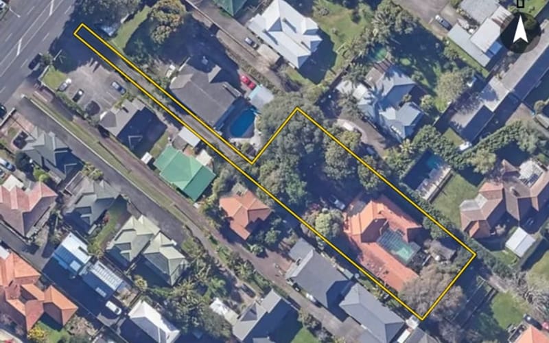 1000 New North Road