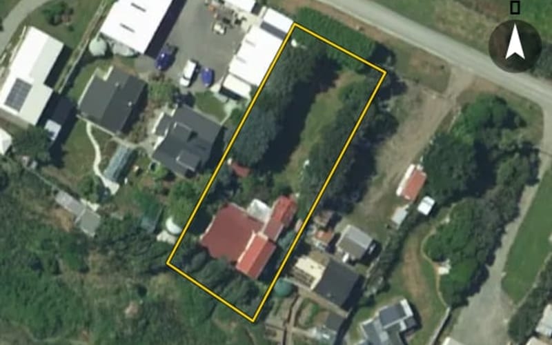 27 Bluecliffs Beach Road