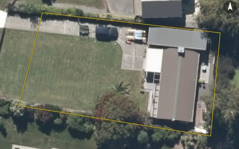 8 Takamatua Beach Road