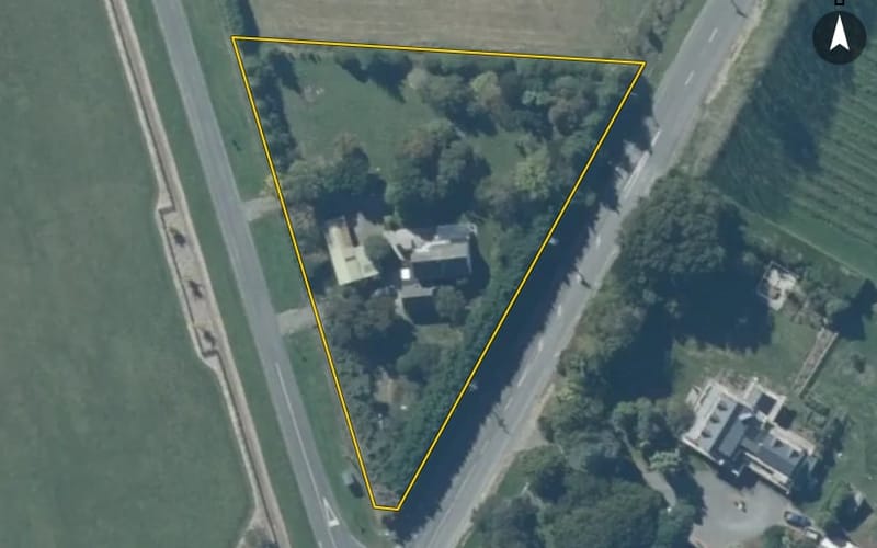 464 Lake Road South