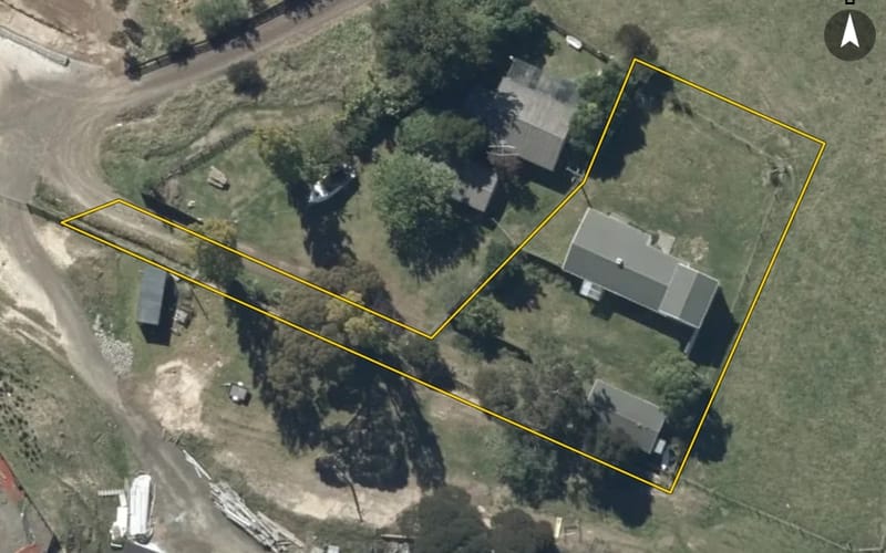 15 Lukes Road