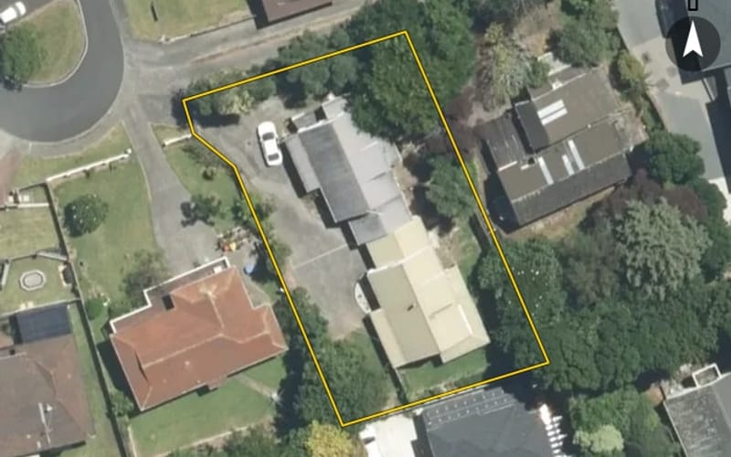 1/12 Rochas Place