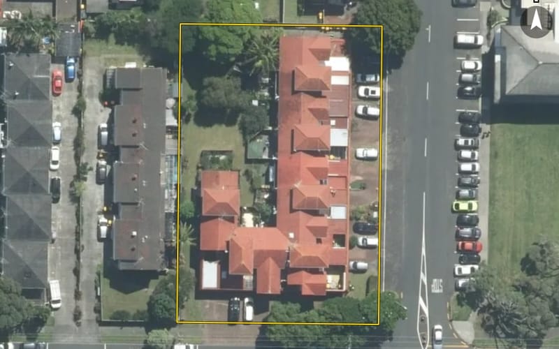 8/3 Glen Road