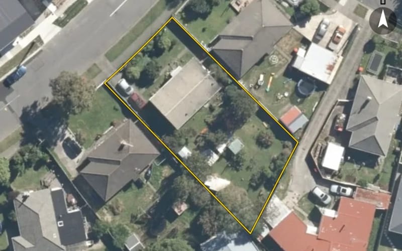10 Holdsworth Avenue