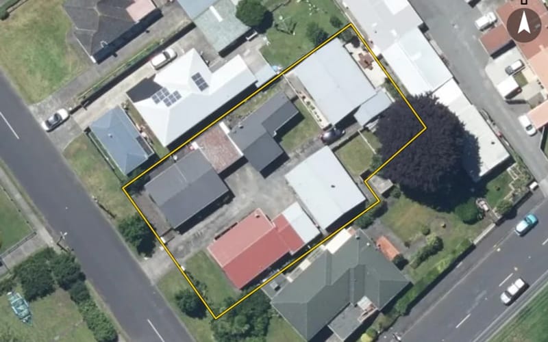 2E Roberts Avenue