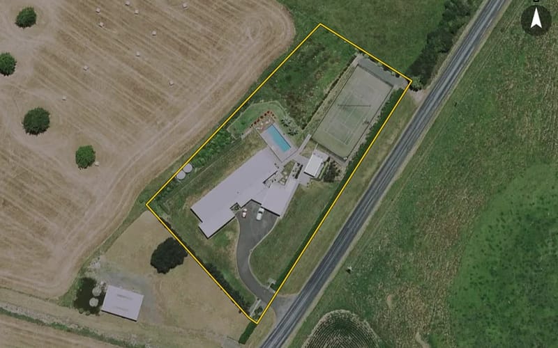 700 Peacockes Road