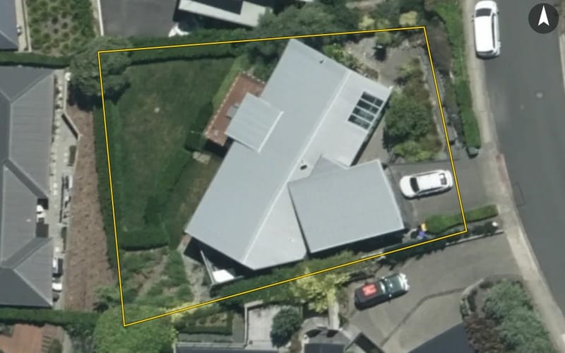11 Commodore Place