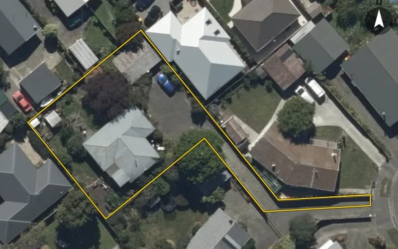 32 Blakehall Place