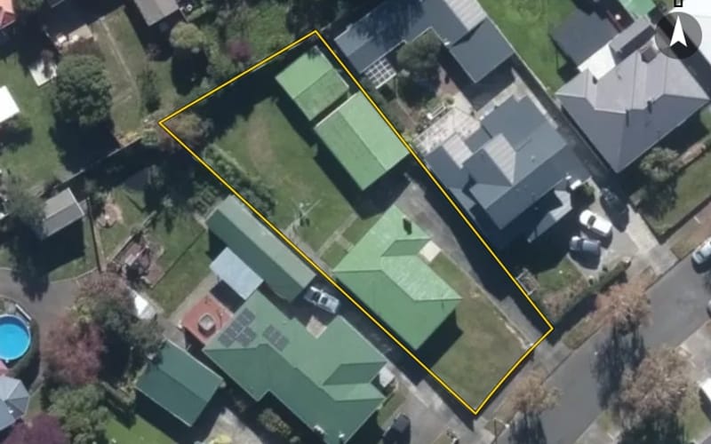 12 Parkland Crescent
