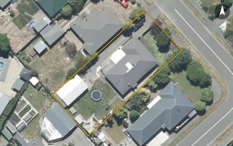 33 Reid Crescent