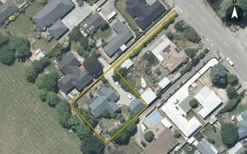 69 Racecourse Road