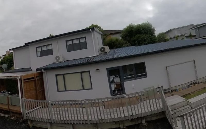 12 Lakeridge Close