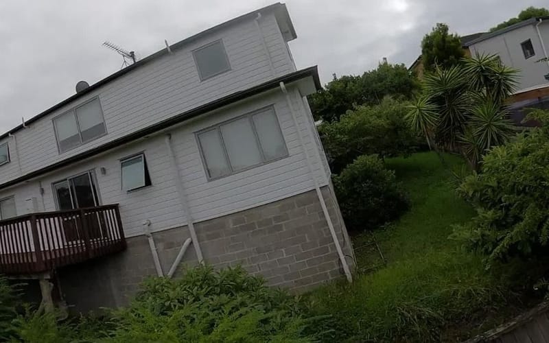 14 Lakeridge Close