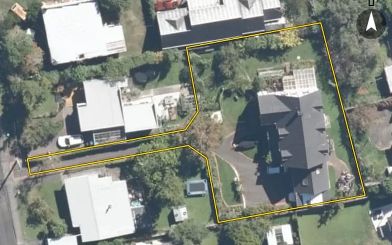 15A Jocelyn Crescent
